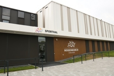 De Rodenborgh Sporthallen buitenaanzicht