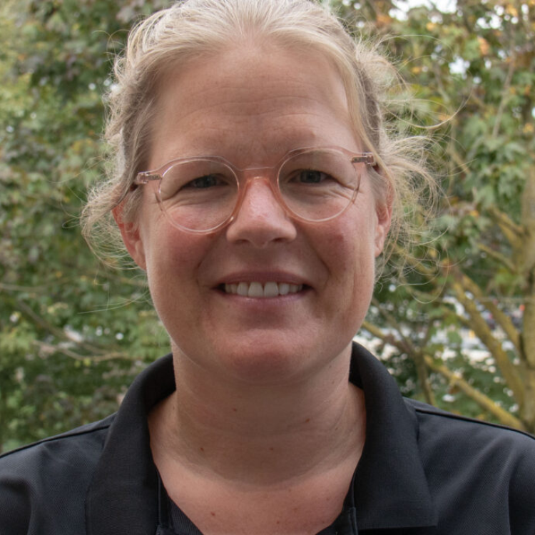 Angela Groenwold