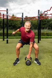 Alex leeft zich uit bij gratis openbare beweegplek in Den Bosch